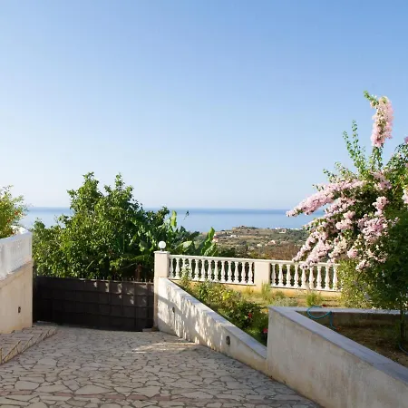 Villa Kourkoumelata Metaxata